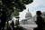 지난 22일(현지시간) 주 방위군 관계자들이 미국 워싱턴 의사당 앞에서 인터뷰를 하고 있다. 로이터=연합뉴스