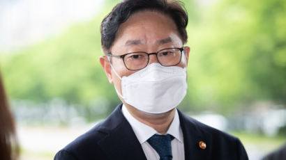 '이성윤 공소장' 형전법 꺼낸 박범계···경찰에 검사 고발할 판