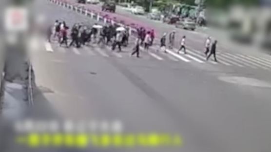 투자실패 中30대 '분풀이 폭주'…CCTV 찍힌 참혹한 순간[영상]