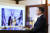 문재인 대통령이 4월 22일 청와대 상춘재에서 화상으로 열린 기후정상회의에 참석, 조 바이든 미국 대통령 발언을 듣고 있다. 연합뉴스