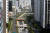 서울 도심의 상징이 된 청계천. 박정희 대통령 시절인 1970년대 말에 완전히 덮었다가 이명박 서울시장 때인 2005년에 복원을 마쳤다. 풍수에서 물은 재물을 상징한다. 김상선 기자