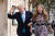 보리스 존슨 영국 총리(왼쪽)가 캐리 시먼즈(오른쪽)와 비밀리에 결혼식을 올렸다고 영국 언론들이 보도했다. [EPA=연합뉴스]