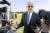 25일(현지시간) 조 바이든 미국 대통령이 전용기 마린 원에 오르기 전 취재진의 질문에 답하고 있다. [UPI=연합뉴스]