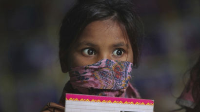 "한명에 778만원" 코로나 고아 인신매매…인도 뒤집혔다