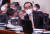  국민의힘 태영호 의원이 서울 여의도 국회에서 열린 외교통일위원회 전체회의에서 질의를 하고 있다. 연합뉴스
