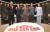 국민의힘 당대표 후보들이 5월 31일 저녁 서울 마포구 상암 MBC스튜디오에서 열린 100분토론회에 앞서 기념사진을 찍고 있다. 사진은 왼쪽부터 홍문표, 조경태, 주호영, 이준석, 나경원 후보. 뉴스1