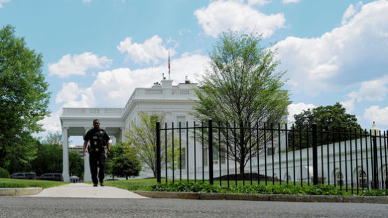 백악관도 코로나 탈출…내달 재택근무 끝, 정상출근 시작