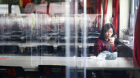 "다시 중국 가야 해?" 베트남·인도로 떠난 기업들이 고민에 빠진 까닭