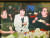 생전 장영희 서강대 영문과 교수를 위해 조영남씨가 2005년 열어준 생일 파티 장면. 왼쪽부터 화가 김점선, 장 교수, 조영남씨. [사진 조영남]