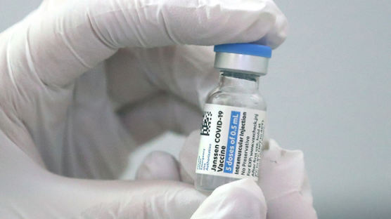 얀센 접종 후 사망사례 보고..."백신과의 연관성 확인중"