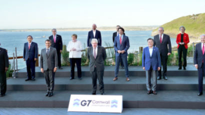 바이든, G7 공동성명서 쏘아올린 “더 나은 재건”…中, 일대일로 맞서나
