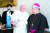 유흥식 주교는 지난 2014년 4월 바티칸에서 프란치스코 교황과 단독 면담하고 한복 입은 성모상을 선물했다. [사진 천주교 대전교구]