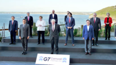 영국 G7 일정 끝낸 文…"日 스가 총리와 회담 못해 아쉬워"