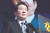 정세균 전 총리가 17일 서울 상암동 누리꿈스퀘어에서 ‘강한 대한민국 경제 대통령’이란 슬로건을 걸고 대선 출마를 선언하고 있다. 오종택 기자