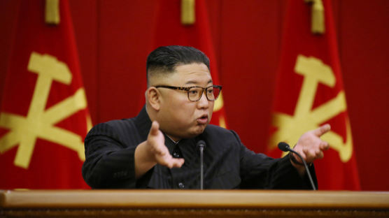 北김정은, 식량난 이례적 인정했다···"이 난국 헤쳐나갈 것"