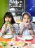 크리에이터스랩의 슈가클레이는 먹을 수 있는 재료를 사용해 작품을 만들고 바로 먹을 수 있다. 직접 만들어보고 맛보기까지 한 노윤채(왼쪽) 학생모델‧조윤서 학생기자.