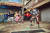 21일 공개된 콜드플레이와 앰비규어스댄스컴퍼니가 협업한 ‘하이어 파워’ 댄스 비디오. 서울 구석구석을 누비며 촬영했다. [사진 jino park]