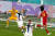 핀란드 골키퍼 루카스(왼쪽)와 수비수들이 벨기에 제이슨(오른쪽)의 헤딩슛을 막아내고 있다. TASS=연합뉴스