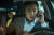 첫 스크린 주연작 '발신제한'(23일 개봉)에서 조우진은 아이들을 태우고 출근하던 중 자신의 차에 폭탄이 설치돼있다는 전화를 받게 되는 아빠이자 은행센터장 성규를 연기했다. [사진 CJ ENM] 