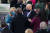 지난 1월 20일 미 의회에서 열린 조 바이든 미국 대통령 취임식에서 바이든 대통령 부부가 버락 오바마 전 대통령 부부와 인사를 나누고 있다. [AFP=연합뉴스]
