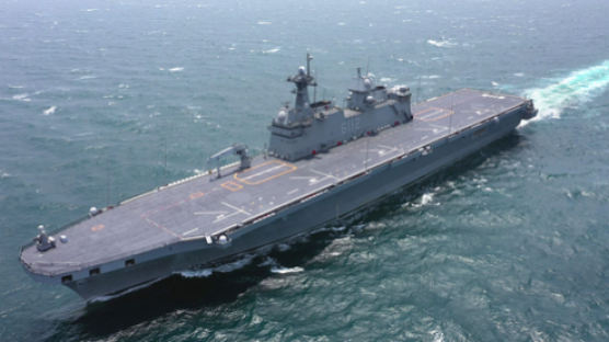 [사진] 해군 두 번째 대형수송함 ‘마라도함’ 취역