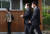 정세균 전 국무총리, 이광재 더불어민주당 의원이 29일 오후 경남 김해시 봉하마을에서 권양숙 여사를 찾아가고 있다. 뉴스1