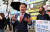 민경욱 전 의원이 28일 오전 인천시 미추홀구 인천법원 앞에서 기자들에게 발언을 하고 있다. 이날 인천법원에서는 4.15 총선 재검표 검증이 열렸다. 뉴스1