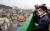 노형욱 국토교통부 장관이 30일 서울 은평구 증산4구역을 방문해 도심 공공주택복합사업 후보지를 둘러보고 있다. 연합뉴스