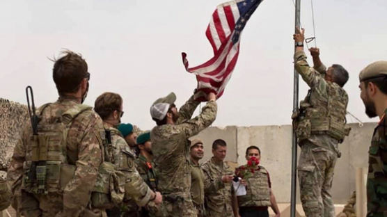 미군 떠나자 생긴 일···아프간軍 도망에 탈레반 '땅따먹기'