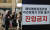 6일 영종도 인천국제공항 제1터미널에 해외예방접종 격리면제자 전용 출구가 설치돼 있다. 연합뉴스