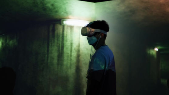 파리서 첫 공개 ‘기생충’ VR “영화선 할 수 없는 새로운 체험”