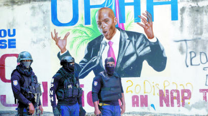 갱단 동원 정적탄압한 아이티 대통령, 용병에 당했다