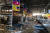 요하네스버그 남동쪽 보스루스의 골드 스팟 쇼핑센터가 약탈당한 모습. AFP=연합뉴스