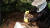 LS미래원 야외 정원에 설치된 토종꿀벌 양봉 시설에서 양봉전문가가 벌통을 점검하고 있다. [사진 LS]