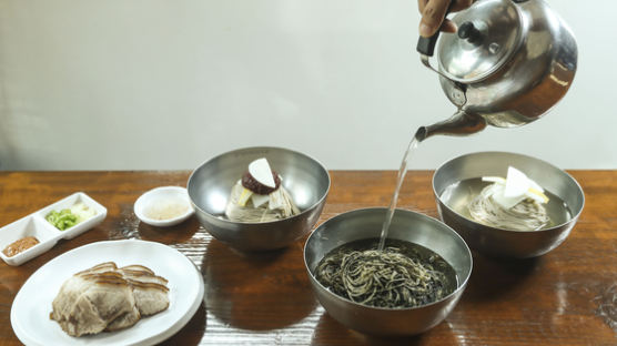 하루 700그릇 불티난다…‘맛국수’된 들기름막국수