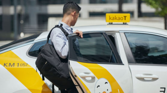 [팩플]택시시장 강자된 카카오T…‘수퍼앱 횡포’ 우려 커진다
