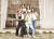‘런닝맨’ 11주년을 맞아 가족사진을 촬영한 출연진. [사진 SBS]