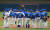 야구대표팀 선수들이 18일 서울 구로구 고척스카이돔에서 마운드에 모여 미팅을 갖고 있다. [연합뉴스]