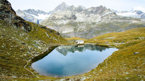 기후 변화 겪는 스위스 알프스 '호수 1200개' 생겼다
