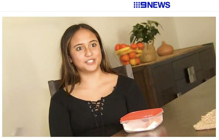 호주 소녀가 발견한 '삼각형 과자'…이베이서 '8500만원' 찍은 사연