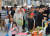 지난 4월 브루나이 수도 반다르스리브가완에서 시민들이 쇼핑을 하는 모습. 신화통신=연합뉴스