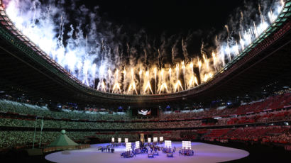노트북 소리만 울렸다, 아베도 사라진 무관중 올림픽 개막