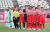 22일 일본 이바라기현 가시마 스타디움에서 열린 도쿄올림픽 남자축구 대한민국과 뉴질랜드의 경기에서 한국 선수들이 애국가를 제창하고 있다. 뉴스1