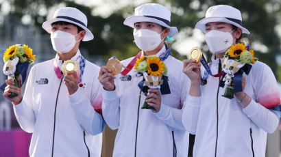 도쿄올림픽 메달리스트, 시상식 땐 ‘30초’ 마스크 벗을 수 있다