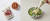 콩고기와 야채를 섞어 만은 라구소스(왼쪽)와 콩으로 만든 마요네즈. 사진 마켓컬리