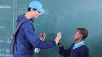 조인성 5억원 기부…탄자니아 빈곤 지역에 학교 건립