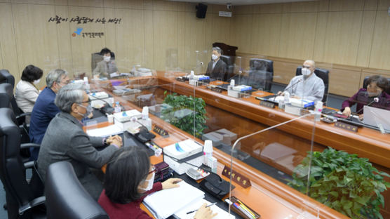 "박원순 성희롱 해당" 인권위 판단, 유족측이 뒤집기 나섰다