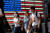 지난 23일 미국 뉴욕 타임스스퀘어를 시민들이 걸어가고 있다. [로이터=연합뉴스]