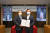 현대모비스 조성환 사장(왼쪽)과 LG에너지솔루션 김종현 사장(오른쪽), 인도네시아 투자부 바흐릴 라하달리아 장관(왼쪽 화면), 인도네시아 국영 배터리 코퍼레이션(IBC) 토토 누그로호 CEO(오른쪽 화면)이 28일 전기차 배터리 합작공장 설립 투자협약을 맺고 있다. 사진 현대차