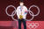 안창림 선수가 26일 일본 도쿄 지요다구 무도관에서 열린 도쿄올림픽 유도 남자 73kg급 시상식에서 동메달을 목에 걸고 있다. [연합뉴스]